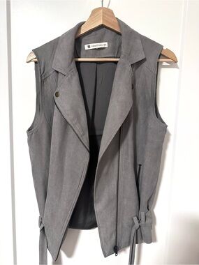House of Harlow 1960 Suede-Like Moto Vest in Gray